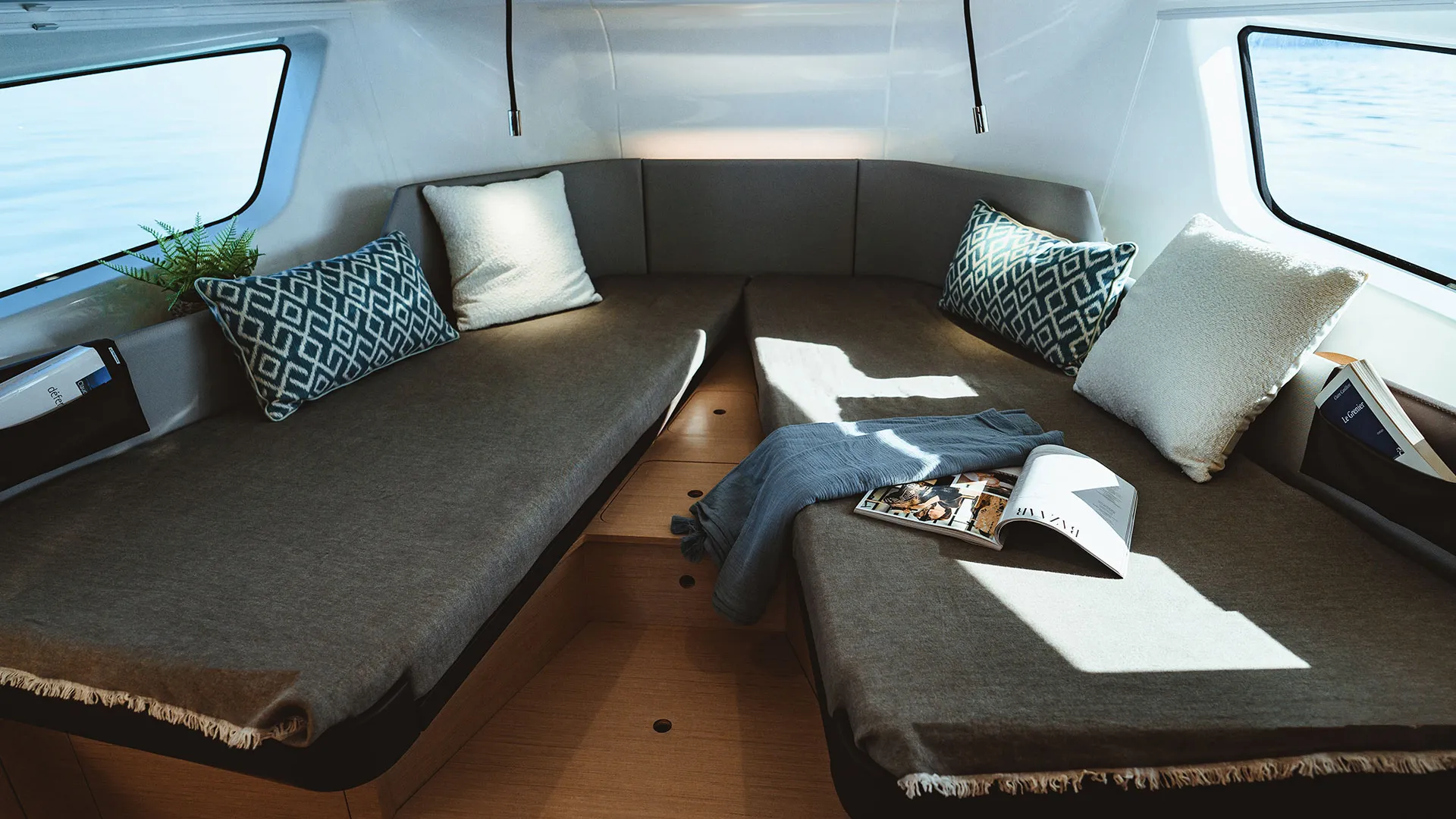 DELPHIA_10_LOUNGETOP_IMAGE_INTERIOR_BALATON_7