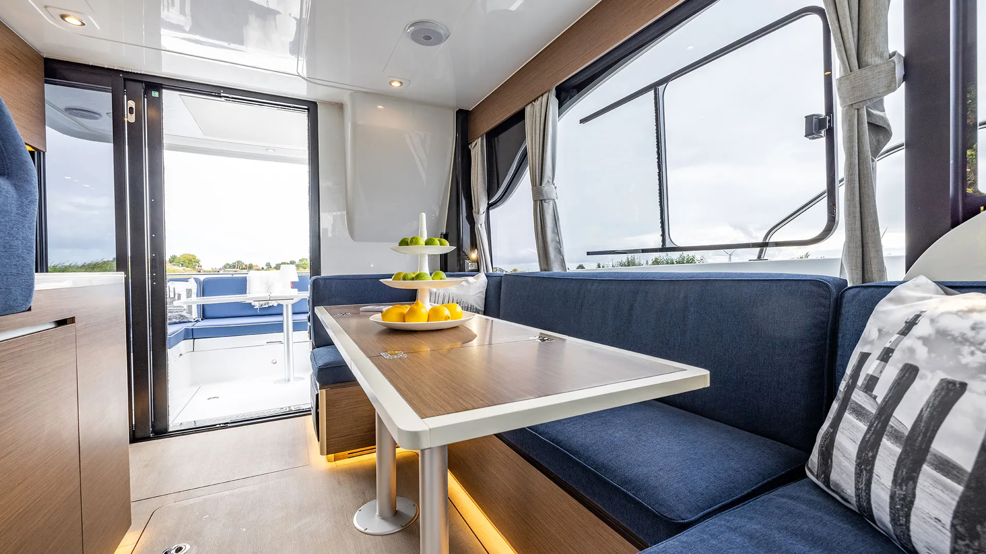 DELPHIA_11_FLYLOUNGE_IMAGE_INTERIOR_NETHERLANDS_14
