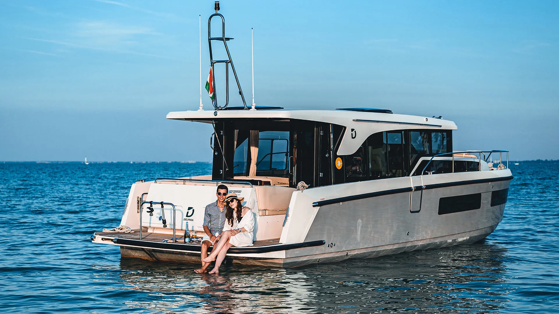 DELPHIA_11_SEDAN_IMAGE_EXTERIOR_BALATON_37