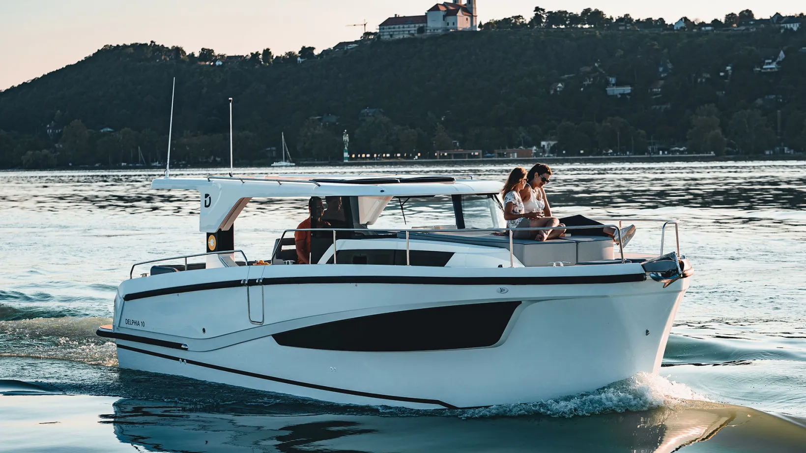 DELPHIA_10_LOUNGETOP_IMAGE_EXTERIOR_BALATON_40-(1)
