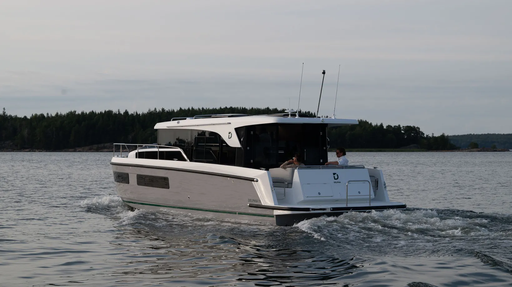 DELPHIA_11_SEDAN_IMAGE_EXTERIOR_FINLAND_28