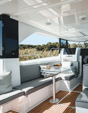 illu-delphia-10-sedan