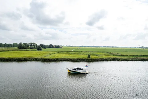 DELPHIA_10_SEDAN_IMAGE_EXTERIOR_NETHERLANDS